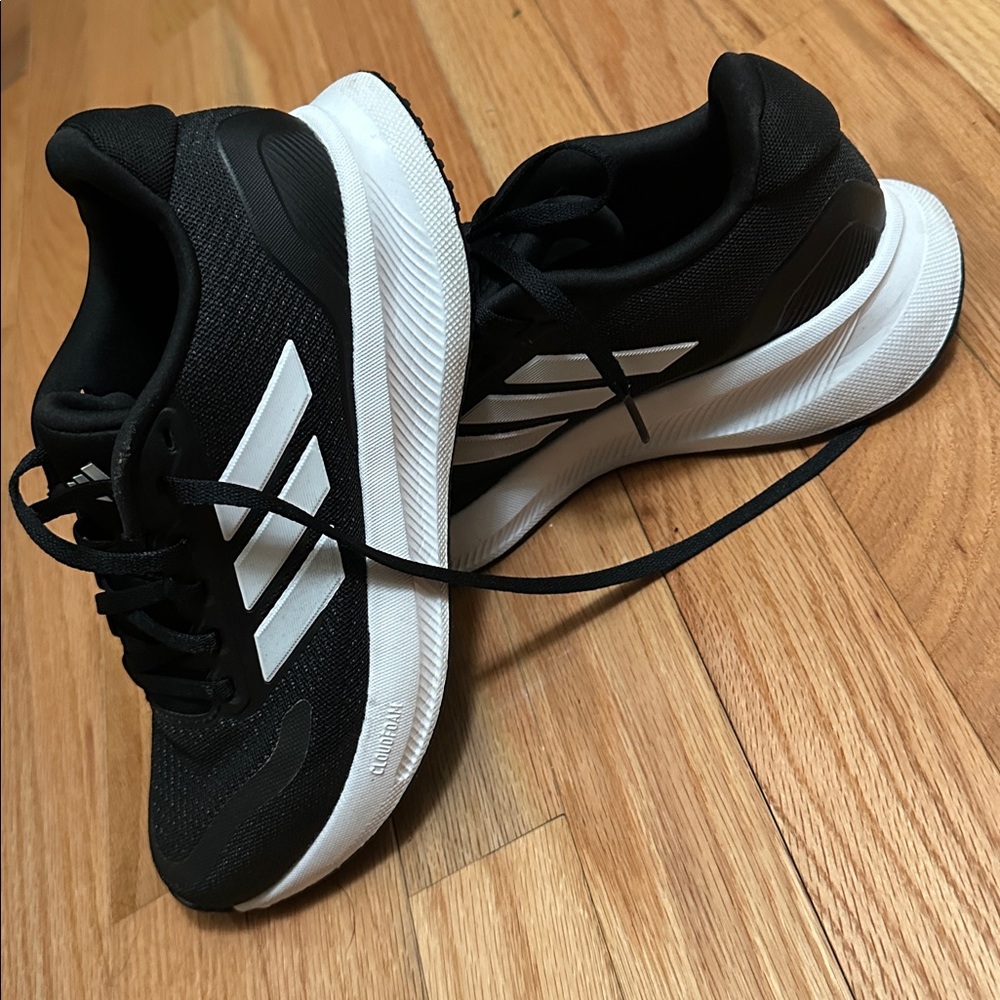 ADIDAS SIZE 6 WOMEN